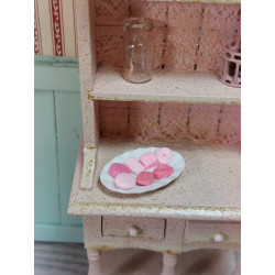 Dollhouses 1:12. Plate with mini cupcakes