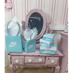 1:12 doll house. Gift boxes and bags set.  NIKE AZUL