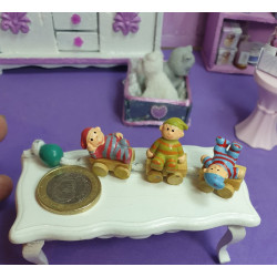 Casas de muñecas 1:12 JUGUETES. Tren miniatura con muñecos