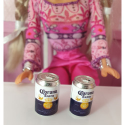 1:6 .Poupées Barbie. Lot 2 canettes de bière. COURONNE.