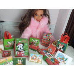 Muñecas 1:6 .Barbie. Conjunto cajas de regalo . NAVIDAD. Disney