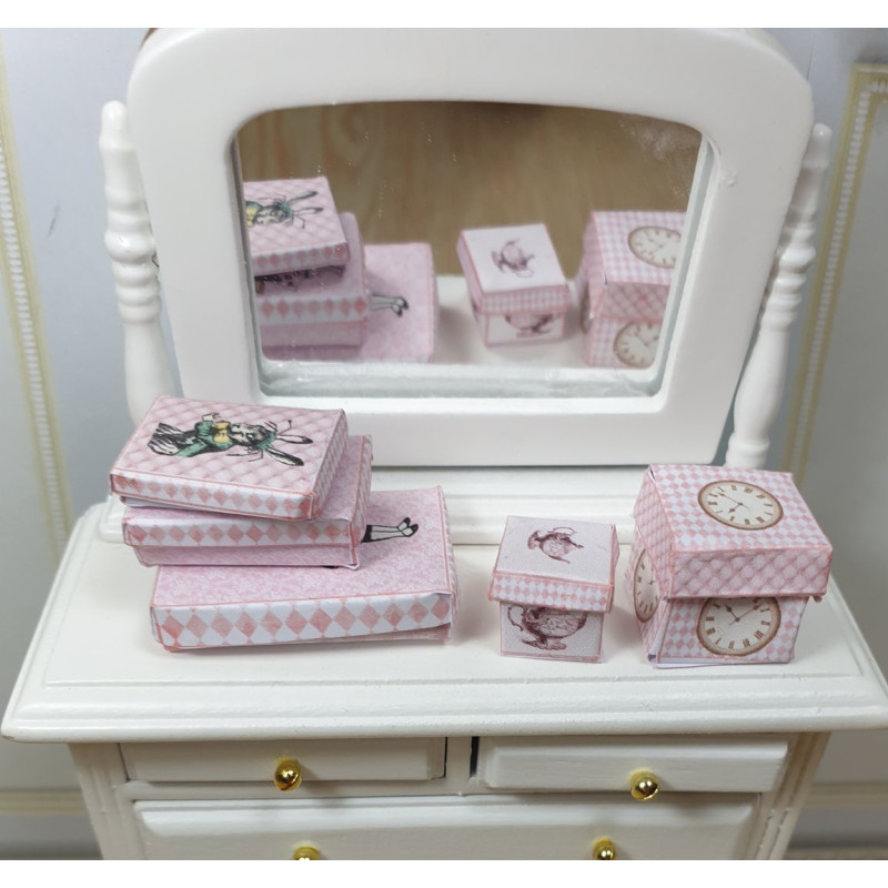 Doll House 1:12 Set 5 gift boxes. Alicia