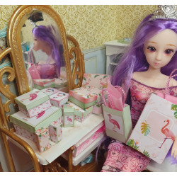 Poupées Barbie. Ensemble de coffrets et sacs cadeaux. Flamants roses
