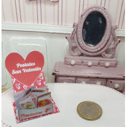 1:12 doll house. Valentine's postcard display. Spanish