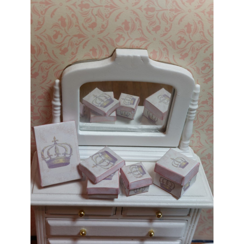 1:12 doll house. Set of decorated boxes. CROWN.