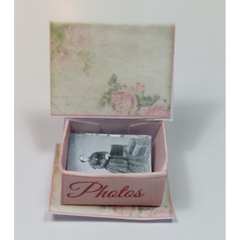 1:12 doll house. box with victorian photographs