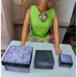 Nines 1:6 .Barbie. Conjunt 3 caixes de regal. GOTIC L