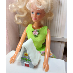 Muñecas 1:6 Barbie.  Casa navideña decorativa. GRIS