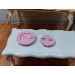 Dollhouse 1:12 Lot 2 enameled metal plates in PINK.
