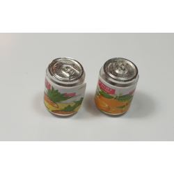 Nourriture miniature. échelle 1:12 .lot 2 canettes de jus de fruits