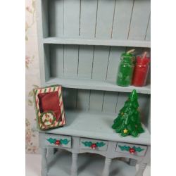 Dollhouse 1:12. Vintage box with 6 Christmas tree balls