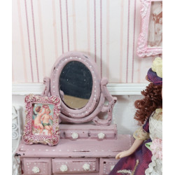 1:12 doll house. Small...