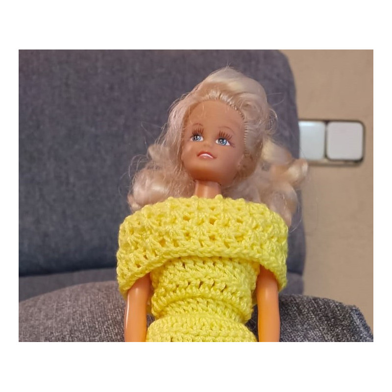 Muñecas 1:6.Barbie. Vestido de crochet artesanal.