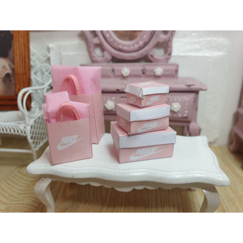  Town Square Miniatures Dollhouse Wrapped Gifts Christmas  Birthday Present Boxes 1:12 Shop Accessory : Toys & Games
