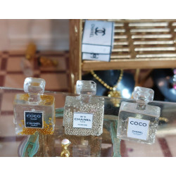 Nines 1:6.Blythe Lot 3 flascons perfums Chanel diferents.