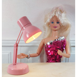Muñecas 1:6 Barbie. Lámpara de mesa LED. Rosa