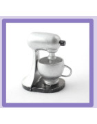 Online sale of miniature household appliances and tableware at 1/12 scale.